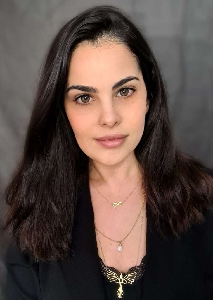 Home 42 Yael Donenfeld the owner of ByYaeli studio - Jewelry design