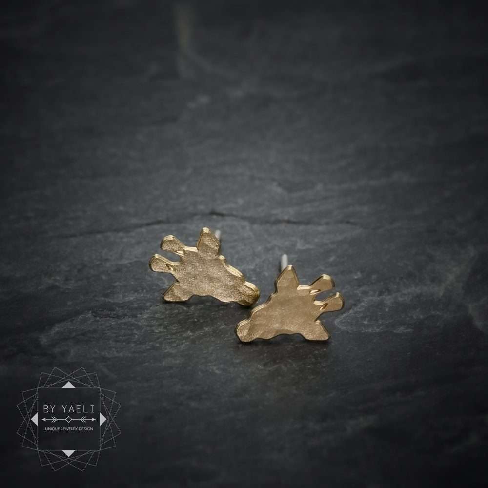 Giraffe earrings tiny giraffe stud earrings gold giraffe post earrings