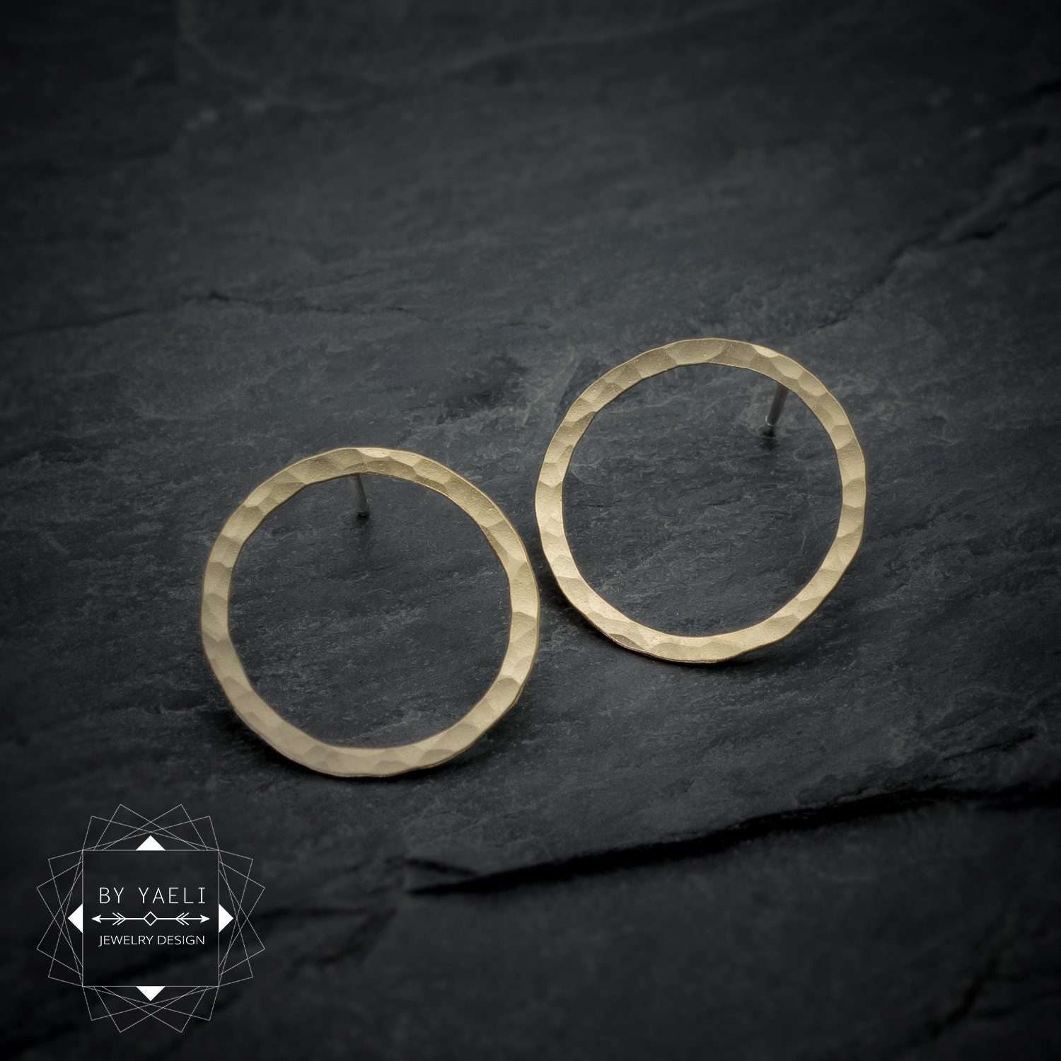 Circle earrings geometric earrings circle stud earrings gold minimalist circle post earrings