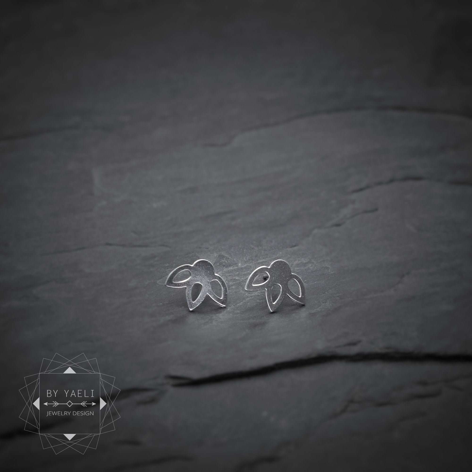 flower earrings flower stud earrings silver flower post earrings daisy earrings