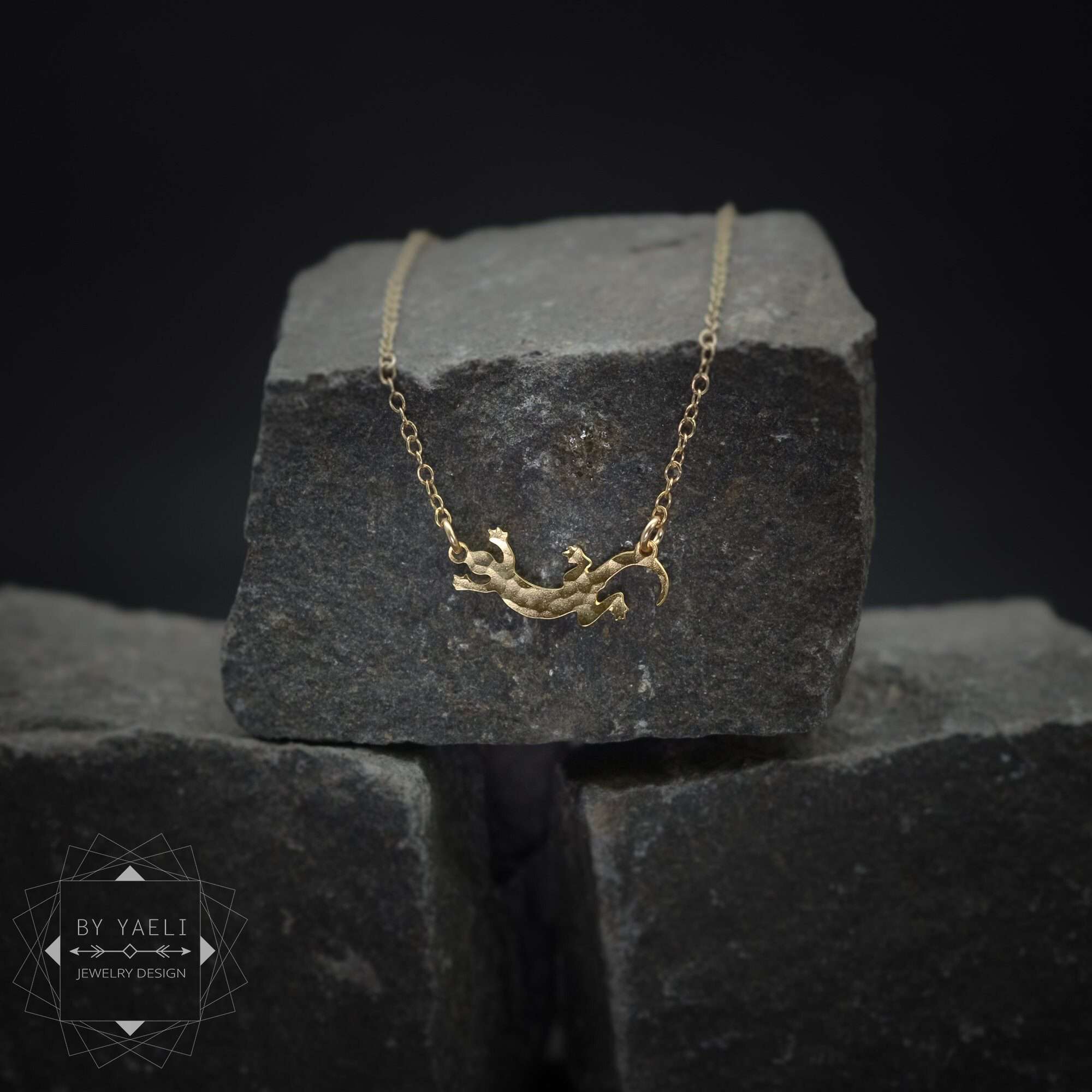 Lizard necklace gecko necklace dainty gold lizard charm lizard pendant