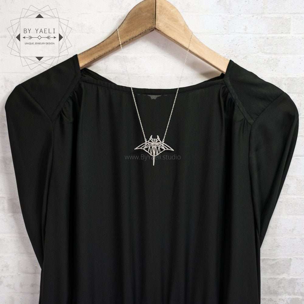 Manta ray necklace sting ray fish necklace sea necklace ocean jewelry sting ray necklace