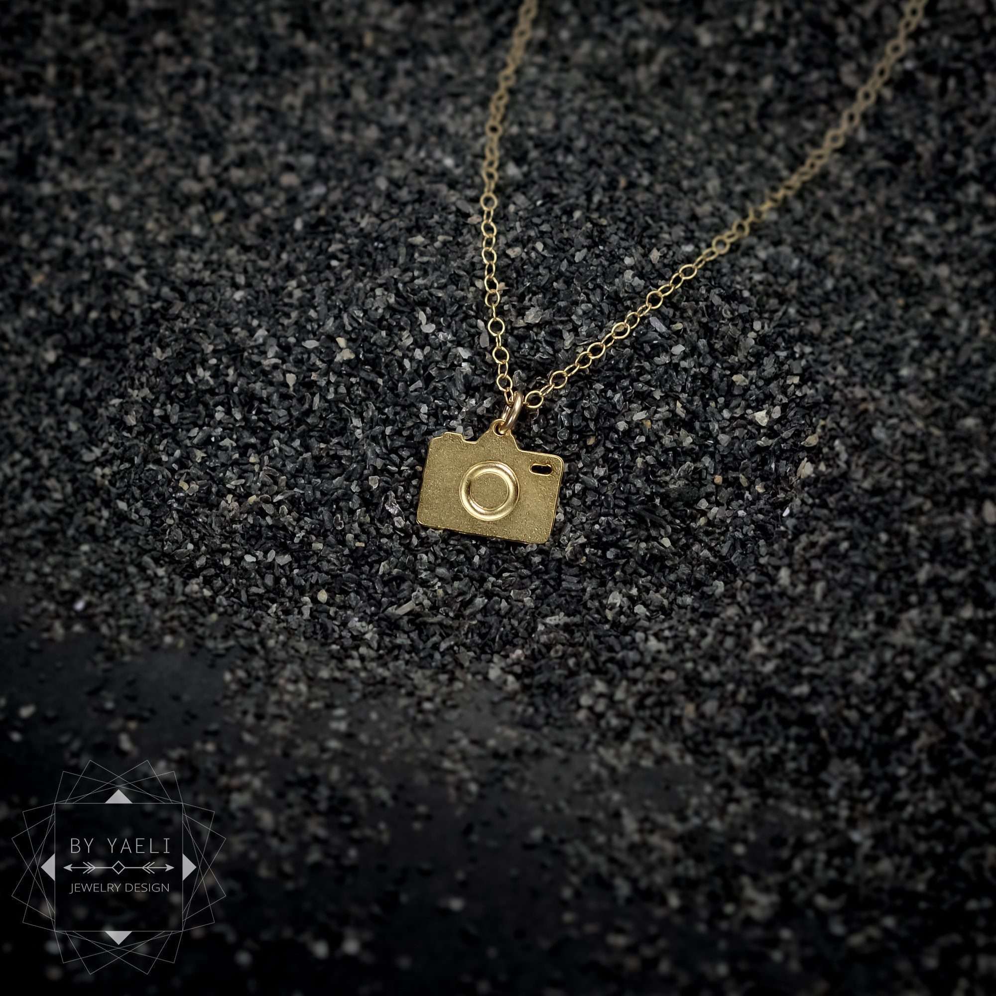 Camera necklace tiny gold camera charm necklace dainty vintage camera pendant