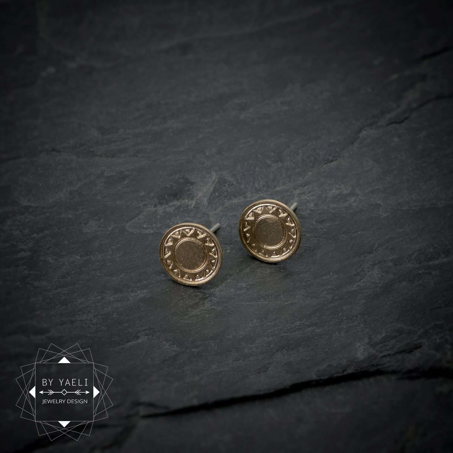 Circle stud earrings geometric earrings gold minimalist circle post earrings