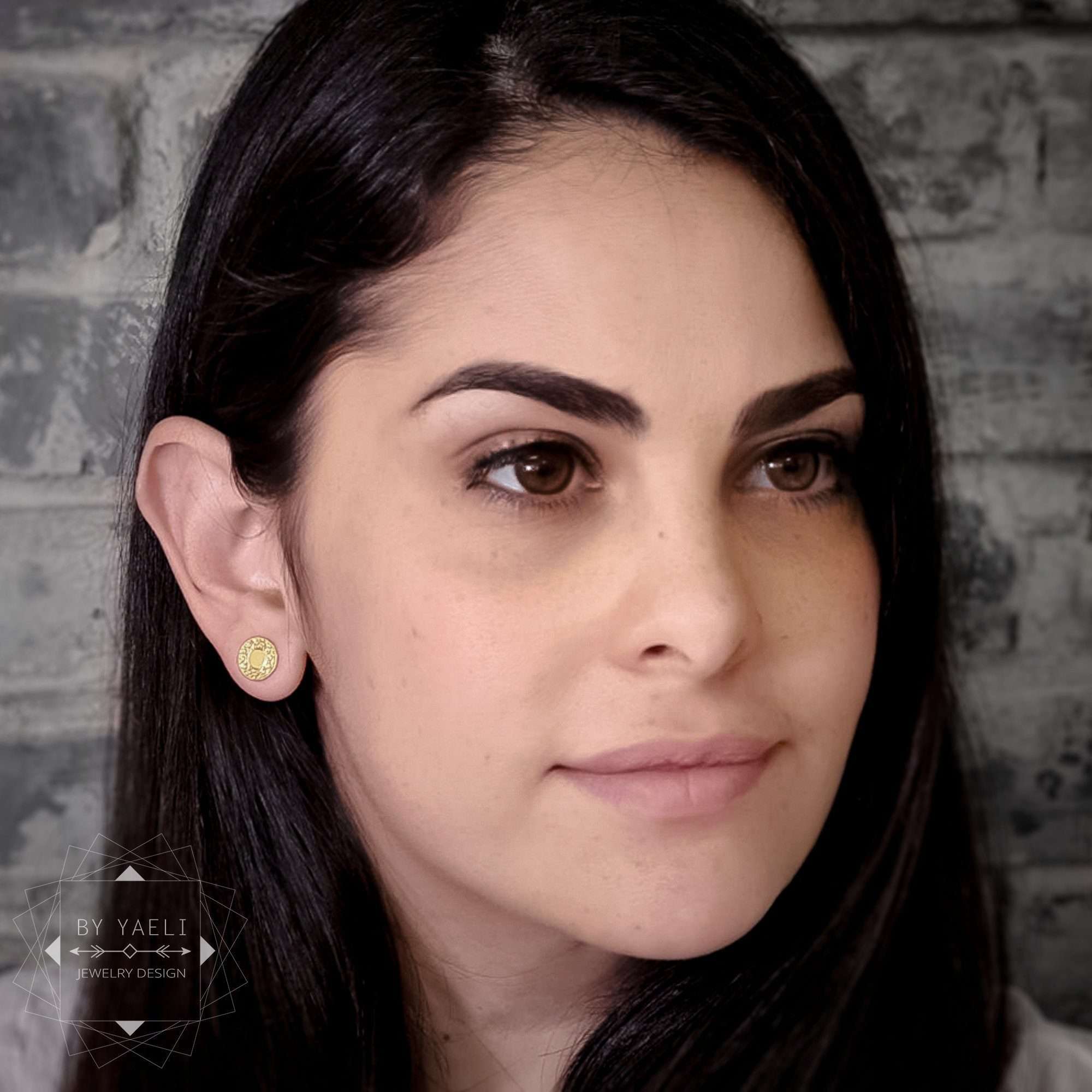 Circle earrings circle stud earrings geometric earrings gold disc stud earrings