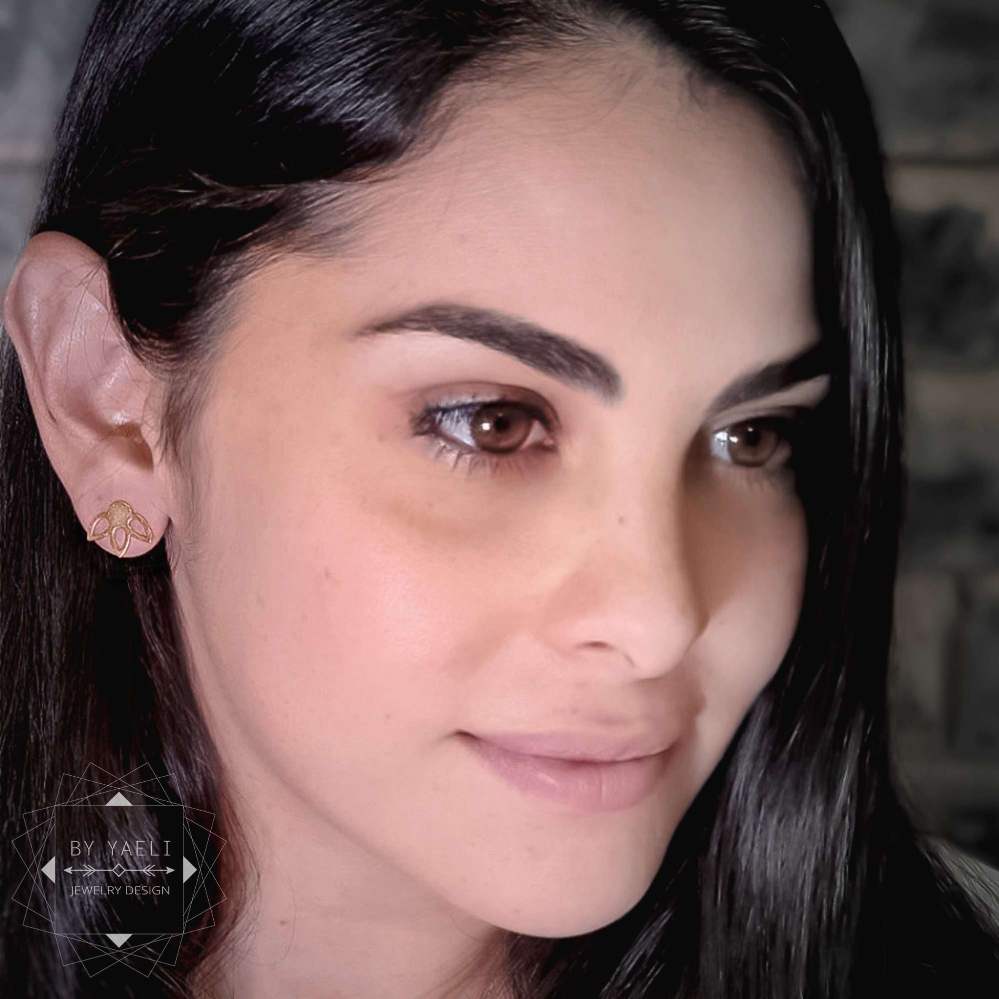 Flower earrings flower stud earrings gold daisy post earrings flower post