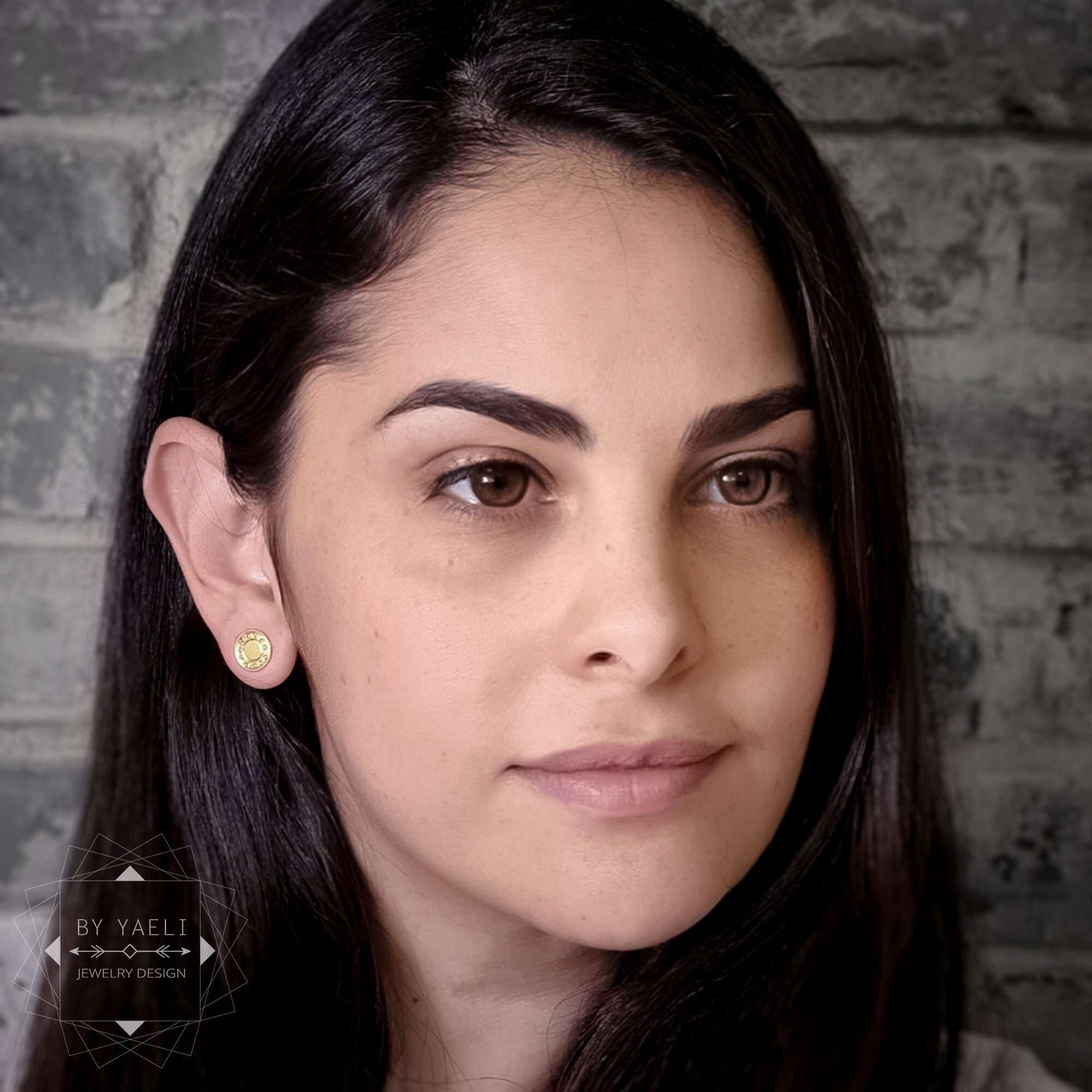 Circle stud earrings geometric earrings gold minimalist circle post earrings