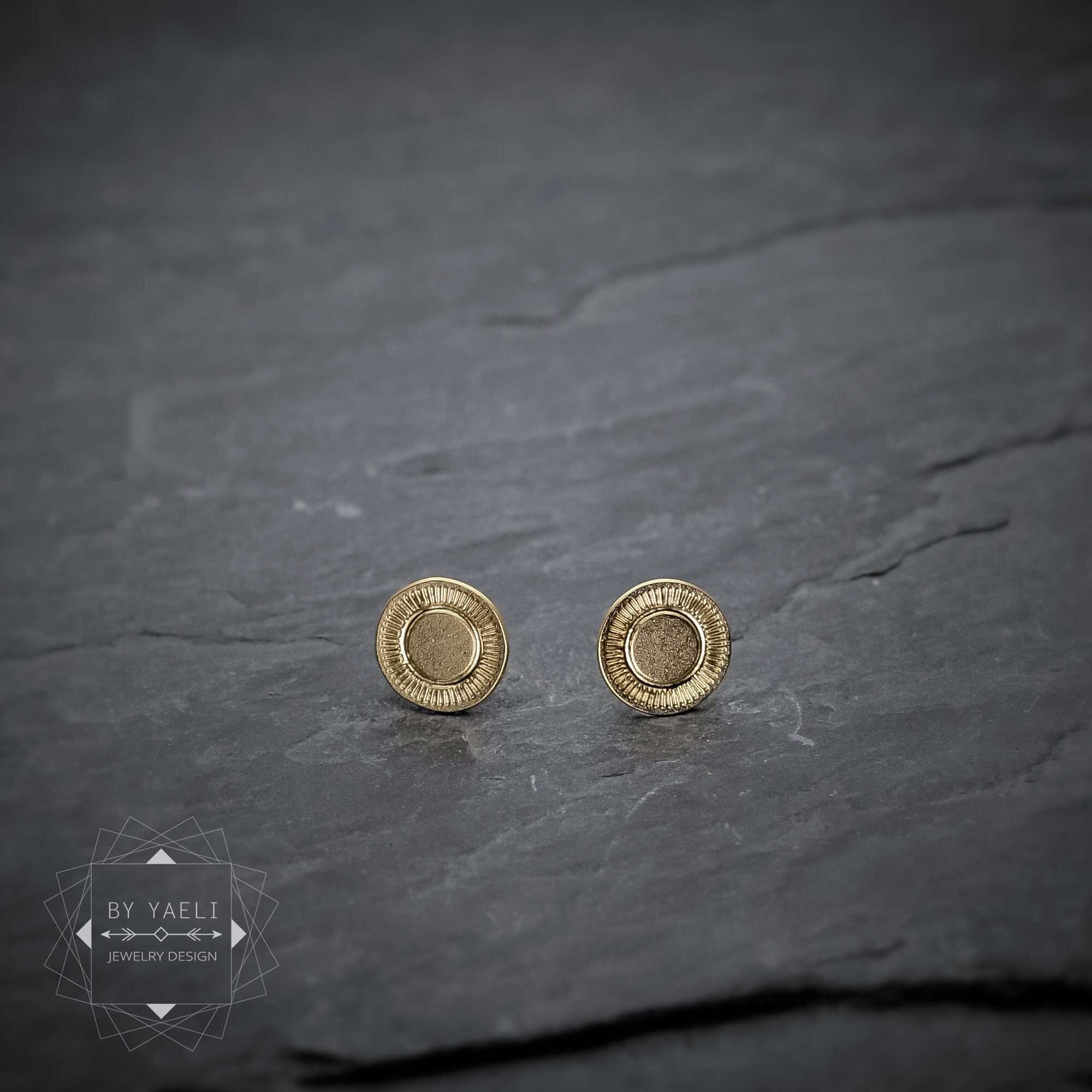 Circle stud earrings geometric earrings gold minimalist circle post earrings