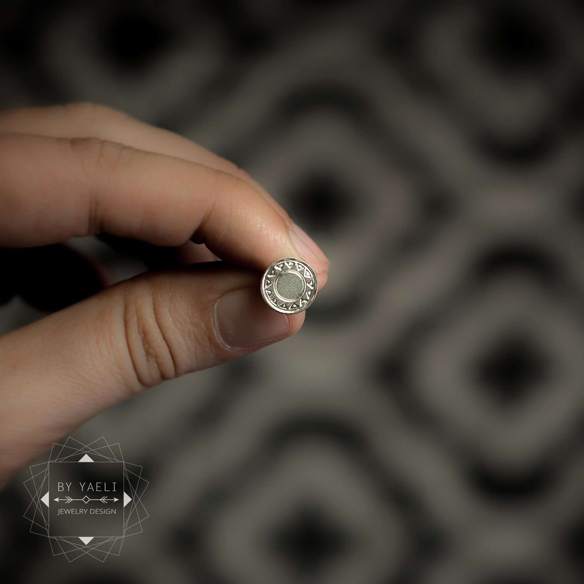 Circle earrings silver circle stud earrings geometric earrings silver disc stud earrings