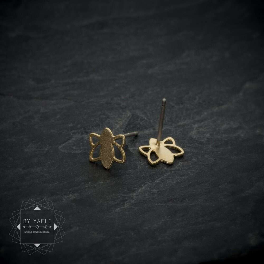 Flower earrings flower stud earrings tiny gold minimalist earrings