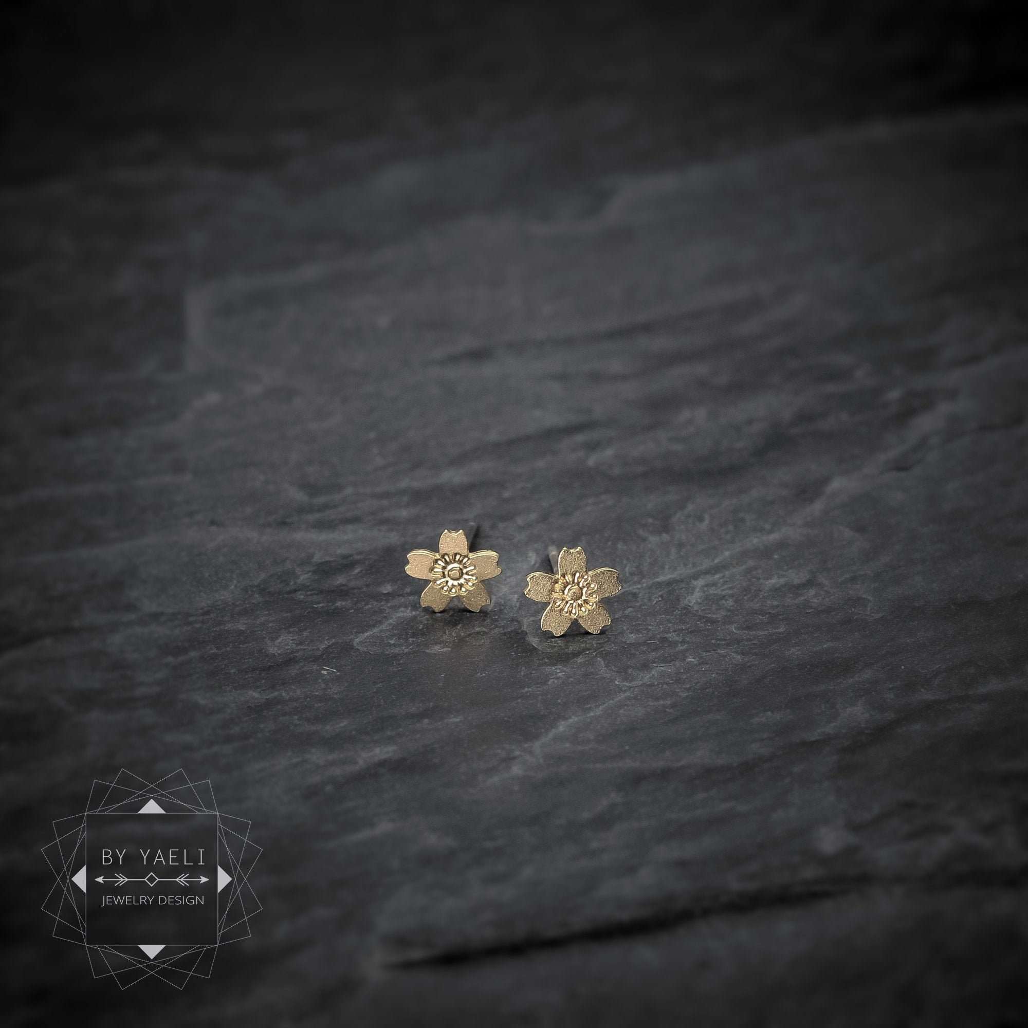 Flower earrings tiny Sakura stud earrings gold Japanese Sakura earrings