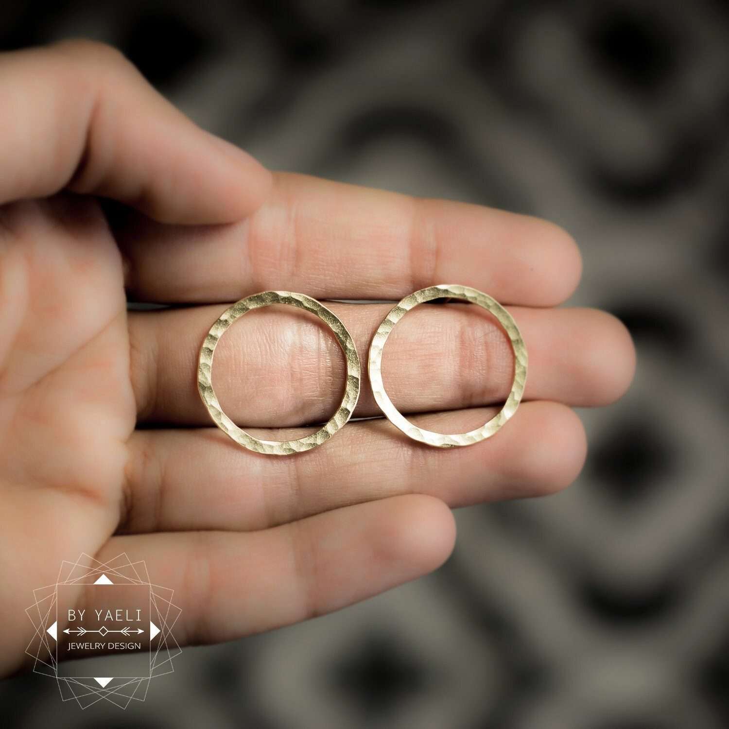 Circle earrings geometric earrings circle stud earrings gold minimalist circle post earrings