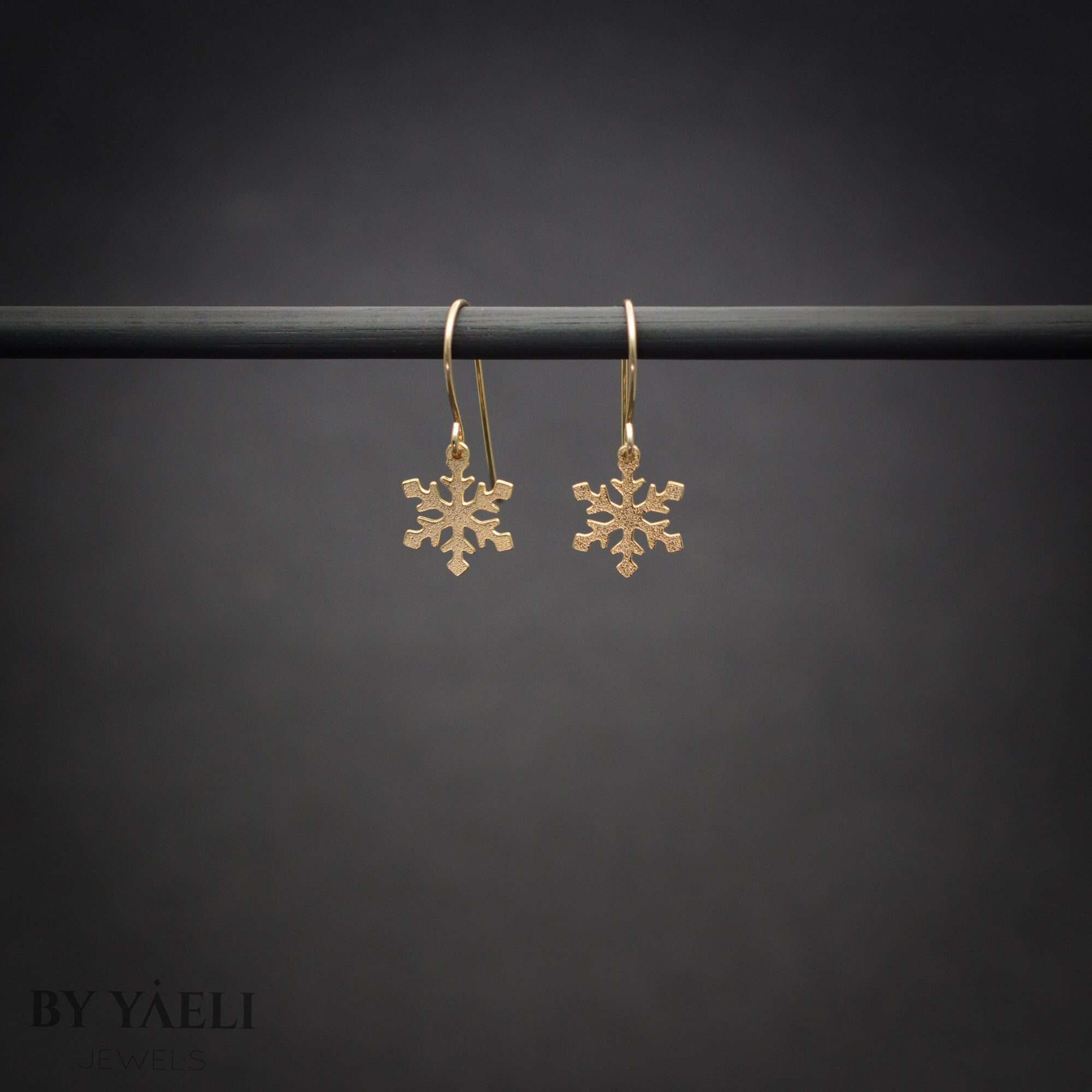 Snowflake earrings ,tiny gold snowflake stud earrings, Christmas earrings