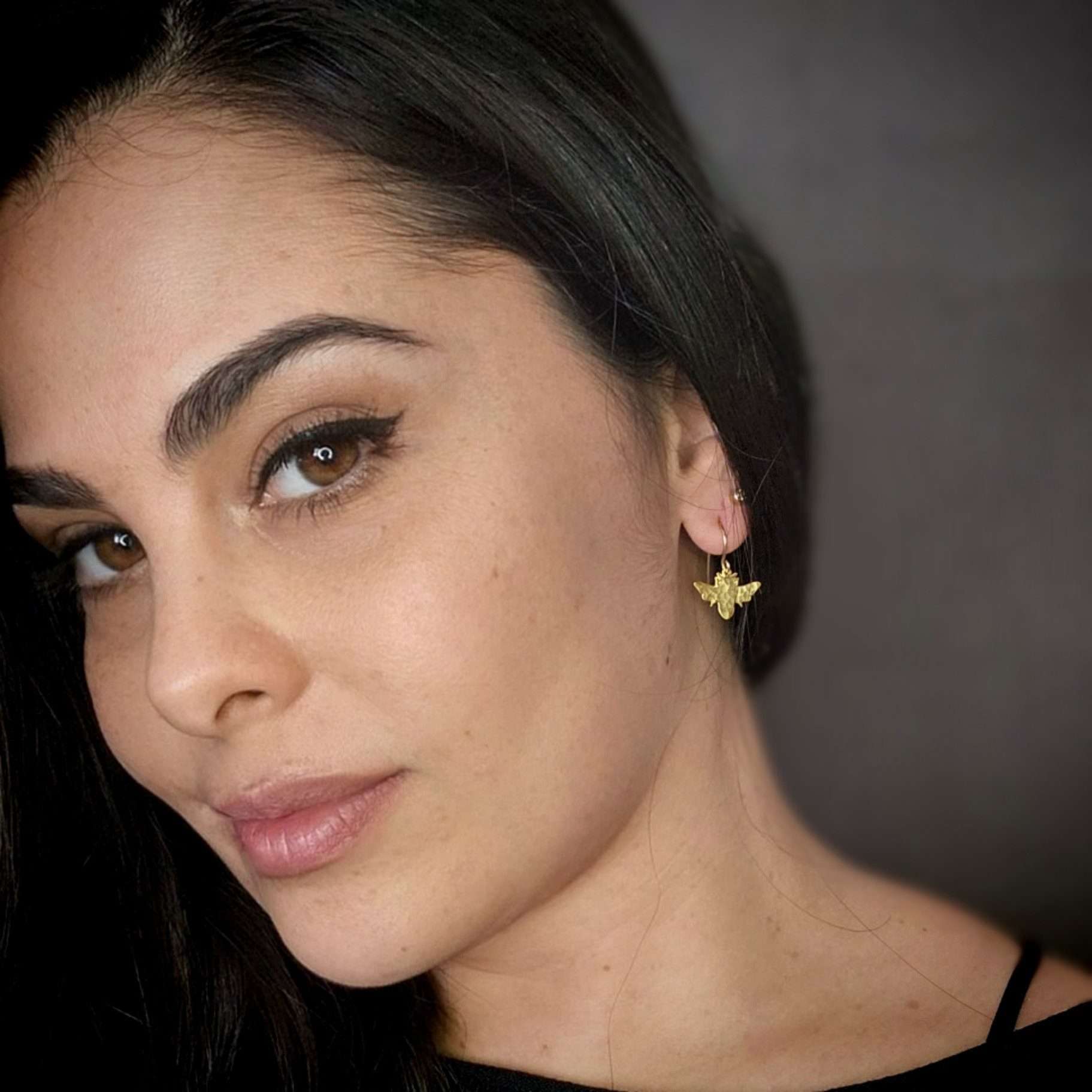 Bee earrings , gold drop dangle honeybee earrings