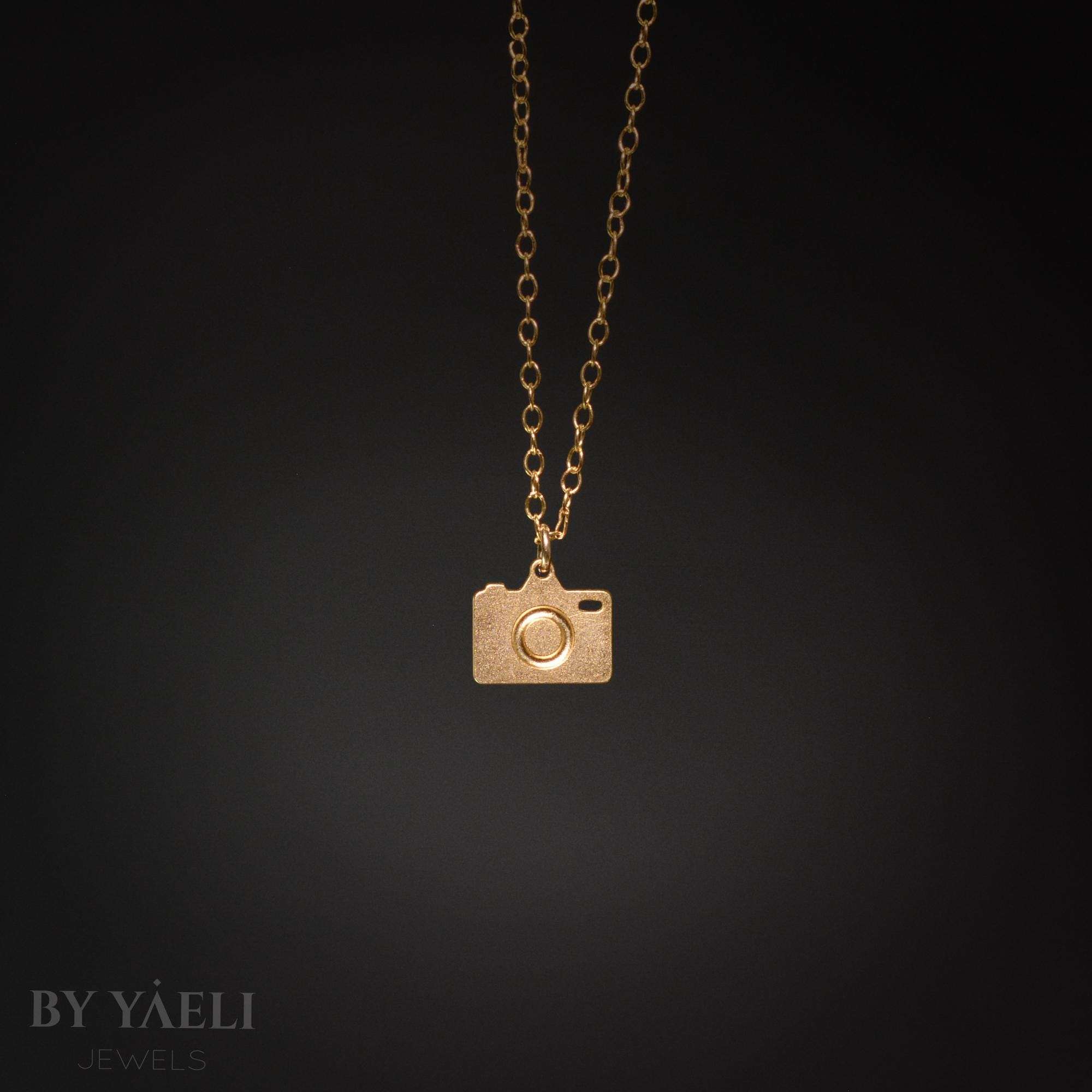 Camera necklace tiny gold camera charm necklace dainty vintage camera pendant