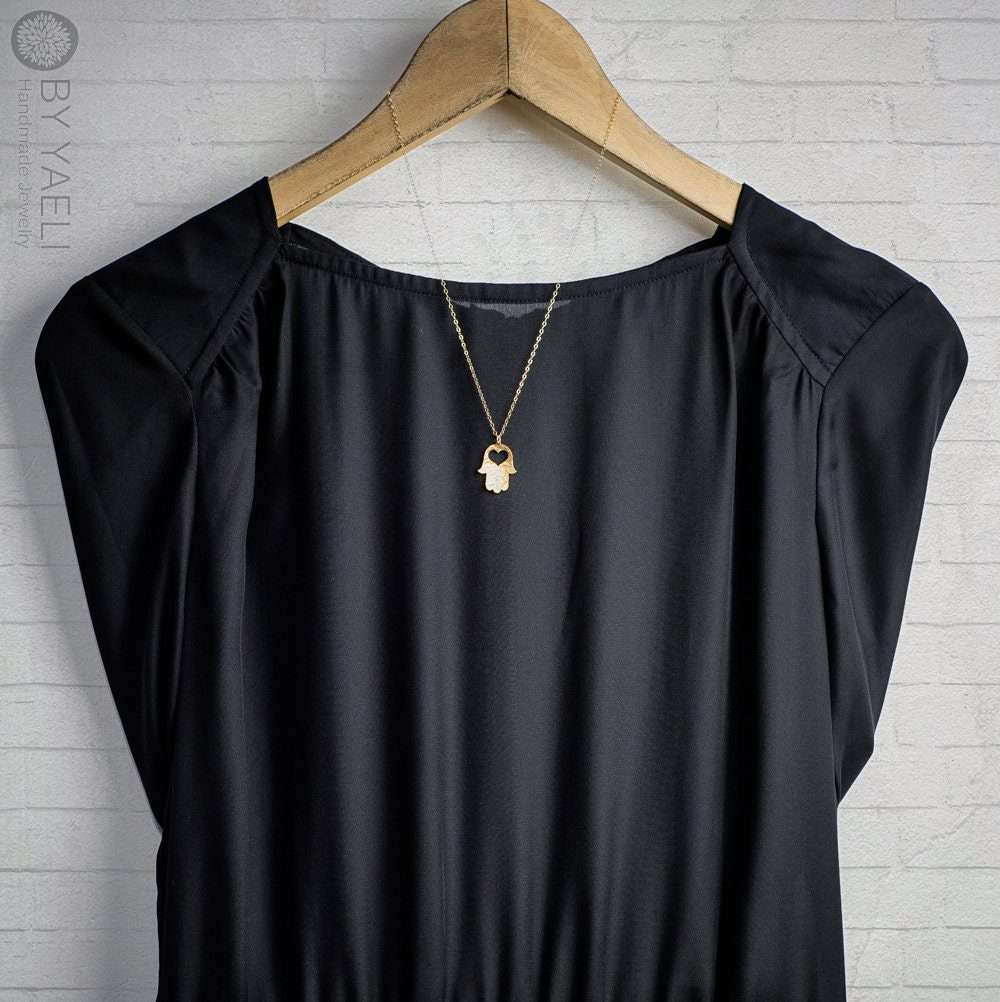 Hamsa necklace gold hamsa jewelry protection necklace dainty hand charm necklace hamsa pendant