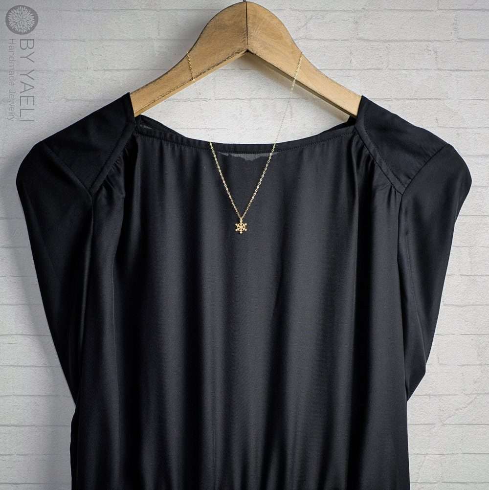 Snowflake necklace Christmas gifts nature necklace gift for her gold dainty necklace